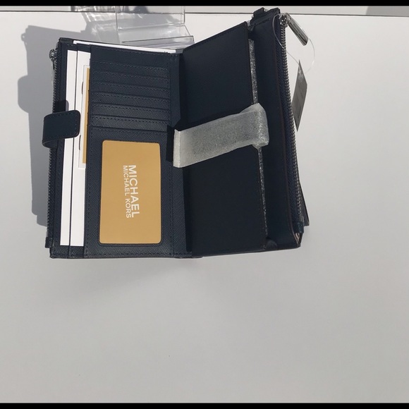 Michael Kors Jet set Travel Double Zip Wristlet - Picture 6 of 7